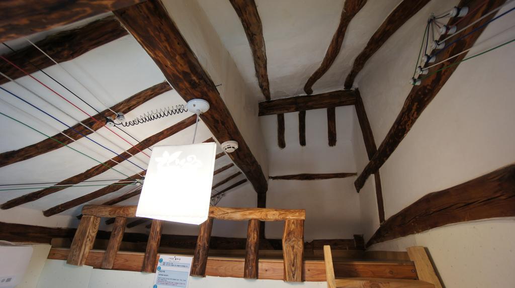 ג'אונג'ו 1928 Suimmaru Hanok Guesthouse חדר תמונה